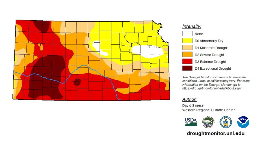 这张来自国家干旱缓解中心的地图显示了极端和异常干旱如何覆盖了堪萨斯州西部和中部的大部分地区。该州四分之三的地区正在经历某种形式的干旱。